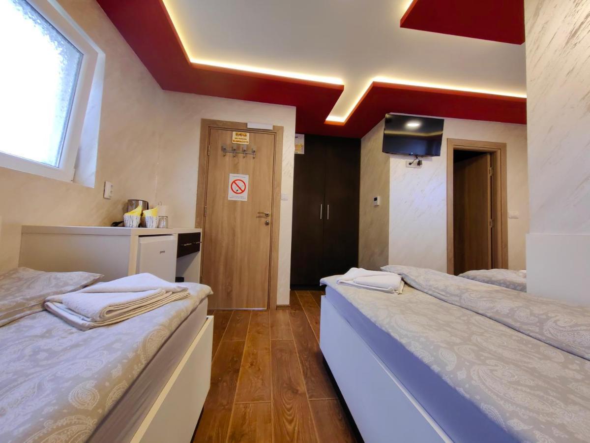 Oldbrick Pub Hotel Sombor Exterior foto