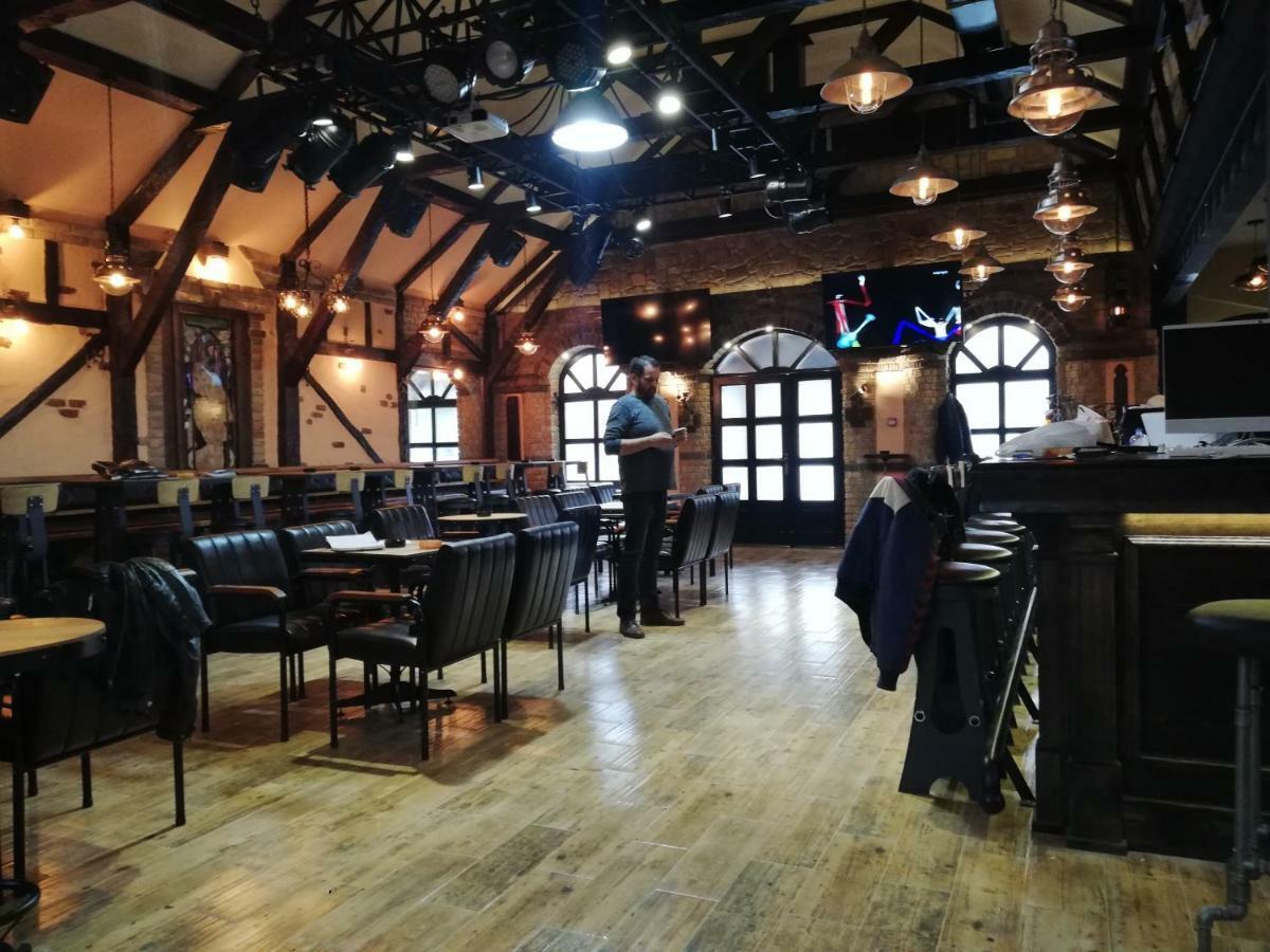 Oldbrick Pub Hotel Sombor Exterior foto
