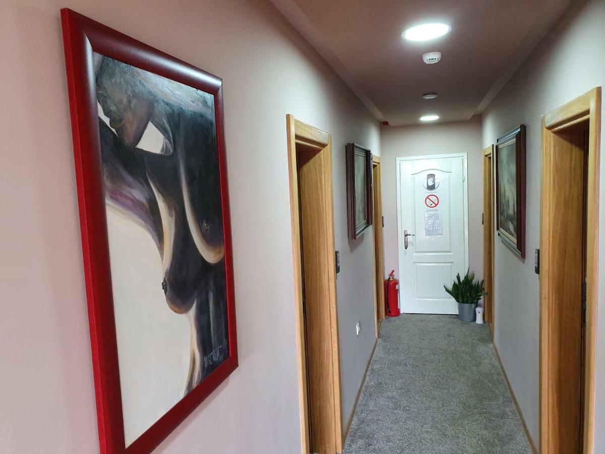 Oldbrick Pub Hotel Sombor Exterior foto