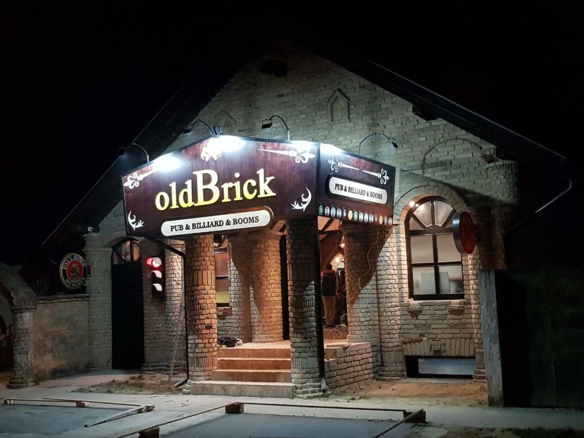 Oldbrick Pub Hotel Sombor Exterior foto
