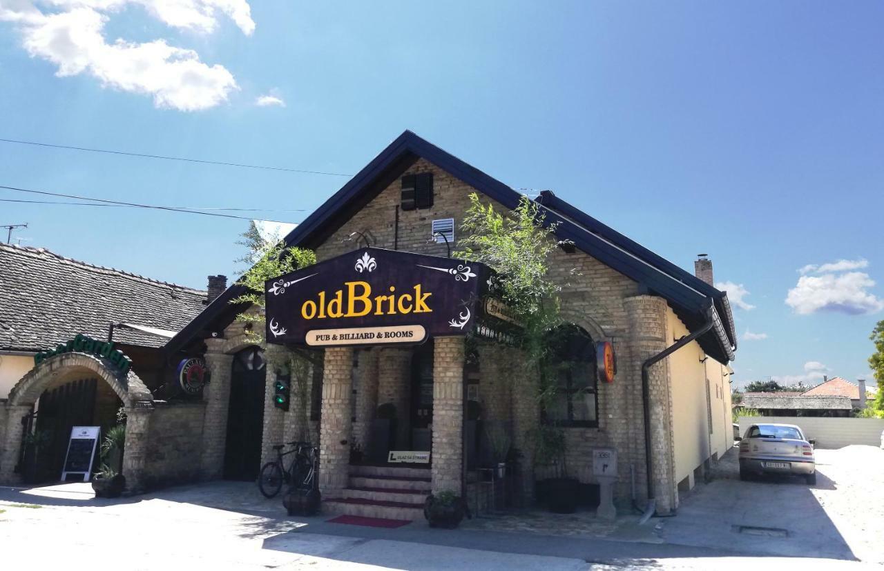Oldbrick Pub Hotel Sombor Exterior foto